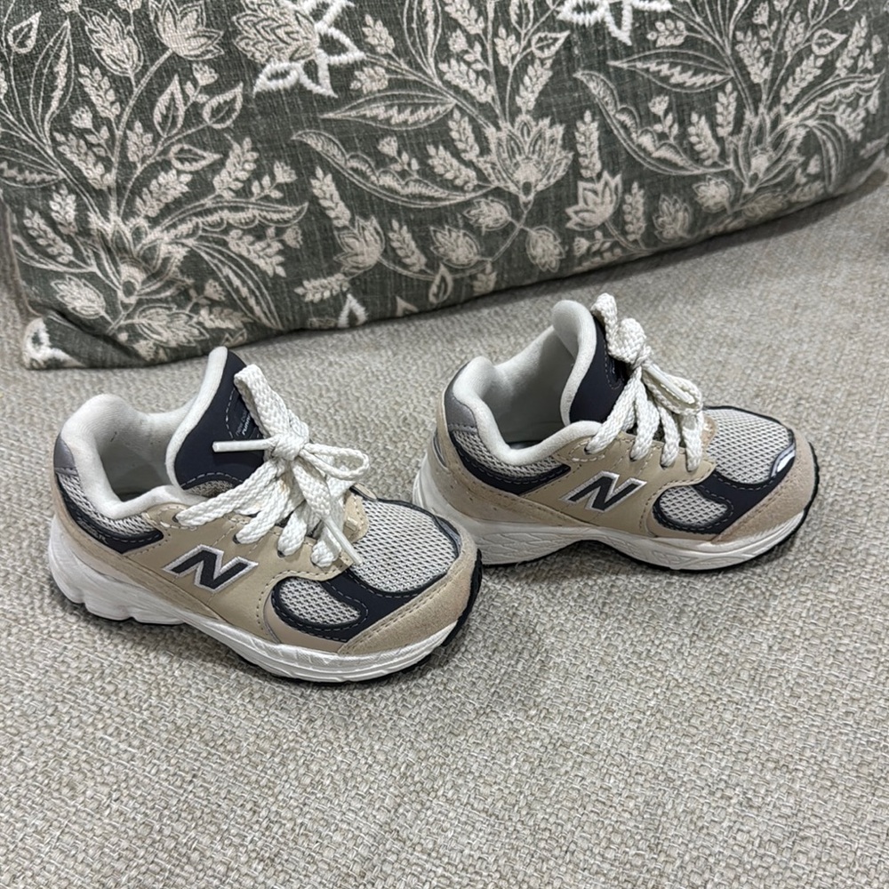 New Balance toddler Black and Tan Sneakers